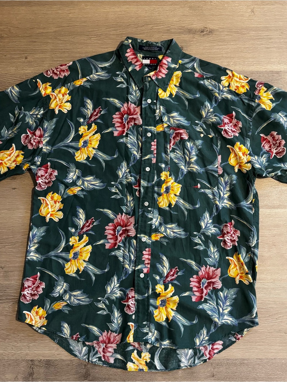 Tommy Hilfiger Vintage Men's Dark Green Floral Short-Sleeve Button-Down Shirt